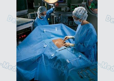 La espina dorsal quirúrgica estéril cubre el paquete con la bolsa líquida de la colección, tenedores del tubo, hueco oblongo